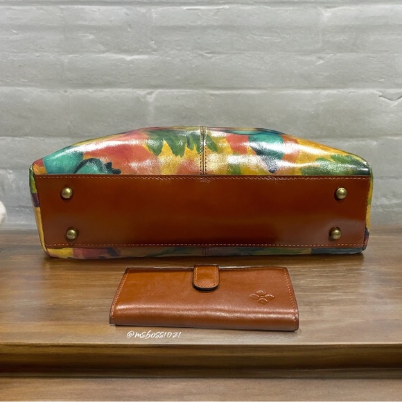 Patricia Nash Poppy Shoulder Bag in Watercolor Butterfly + Nazari in Tan NWT - Picture 5 of 9